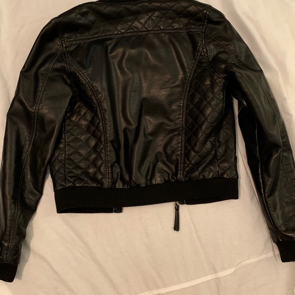 Delia’s leather jacket - Picture 2 of 3